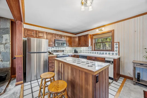 $355,000 | 21501 Donner Pass Road, Unit 13, Soda Springs, CA 95728