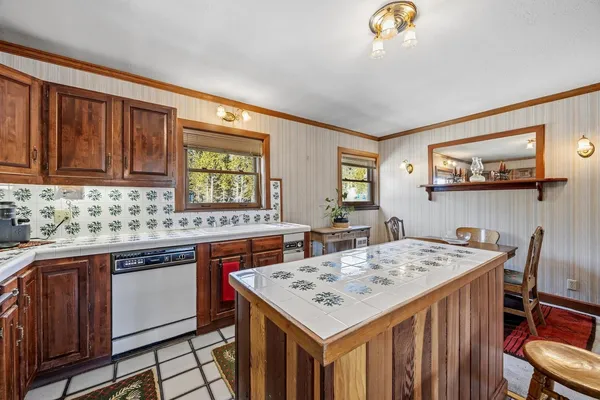 $355,000 | 21501 Donner Pass Road, Unit 13, Soda Springs, CA 95728