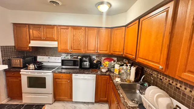 $239,900 | 6220 North Ridge Avenue, Unit S203, Chicago, IL 60660