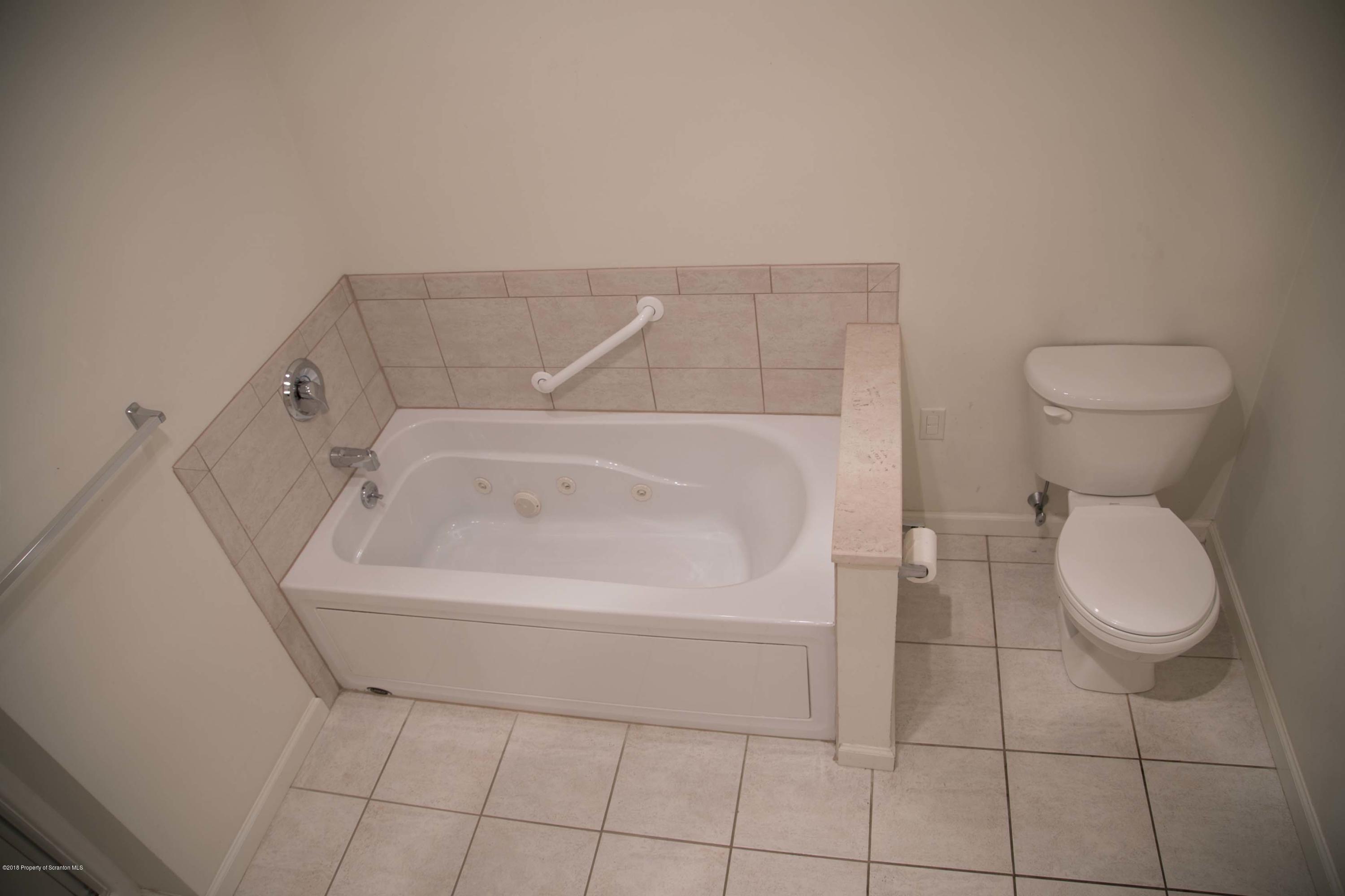 17 Waterford Road Clarks Summit, PA 18411 - Photo 18 of 31 Gallery Image 18