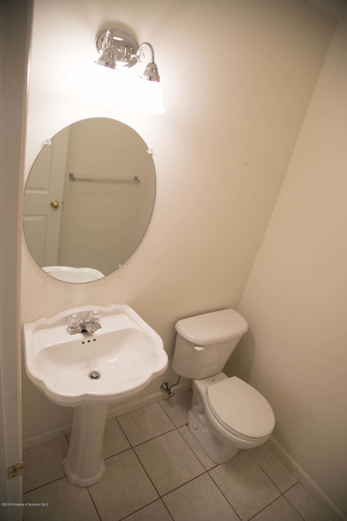 17 Waterford Road Clarks Summit, PA 18411 - Photo 19 of 31 Gallery Image 19