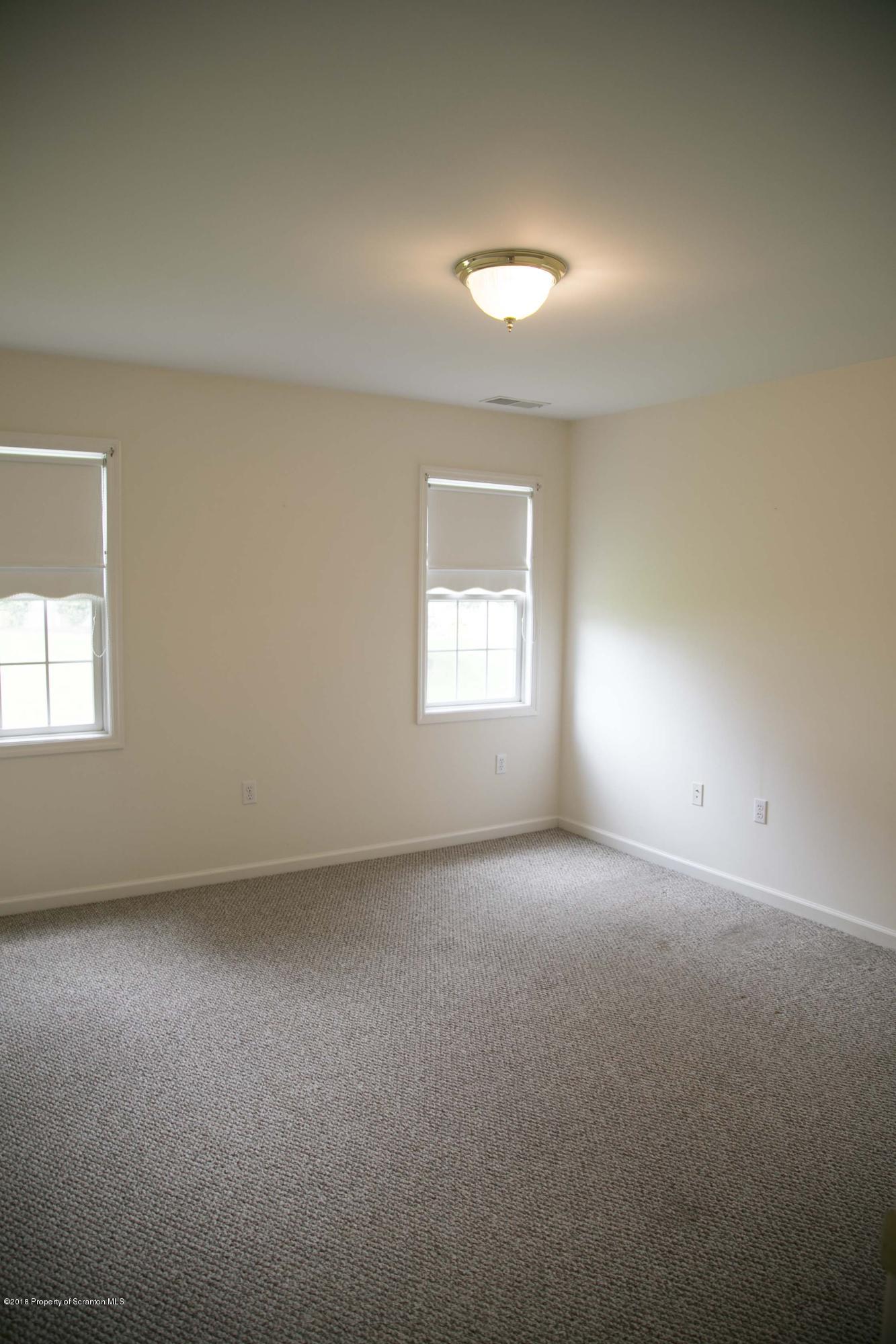 17 Waterford Road Clarks Summit, PA 18411 - Photo 27 of 31 Gallery Image 27