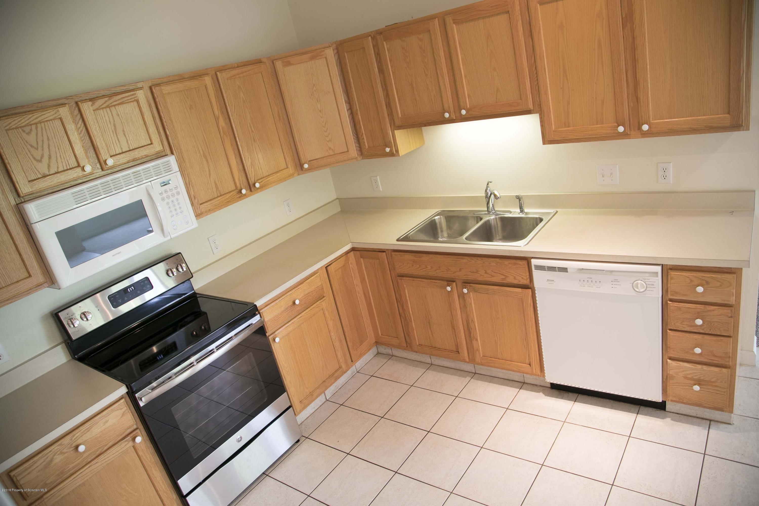 17 Waterford Road Clarks Summit, PA 18411 - Photo 10 of 31 Gallery Image 10