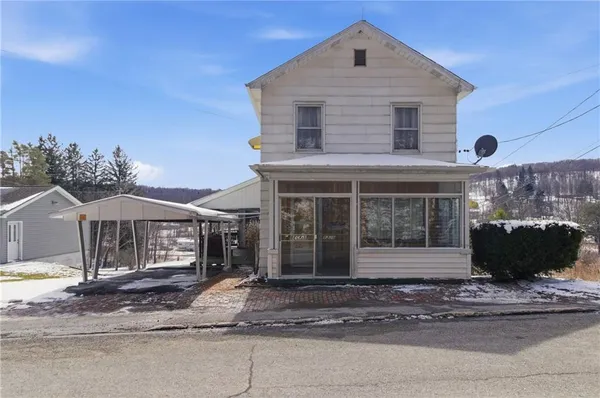 $126,000 | 1329 East Main Street, Reynoldsville, PA 15851