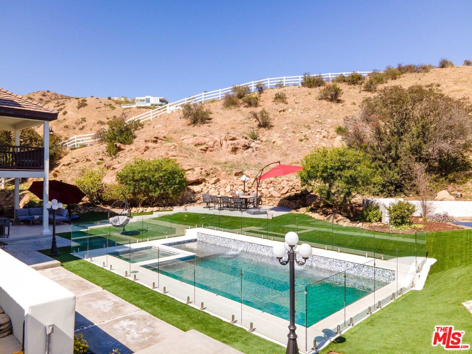 129 Saddlebow Road Bell Canyon, CA 91307 - Photo 17 of 39