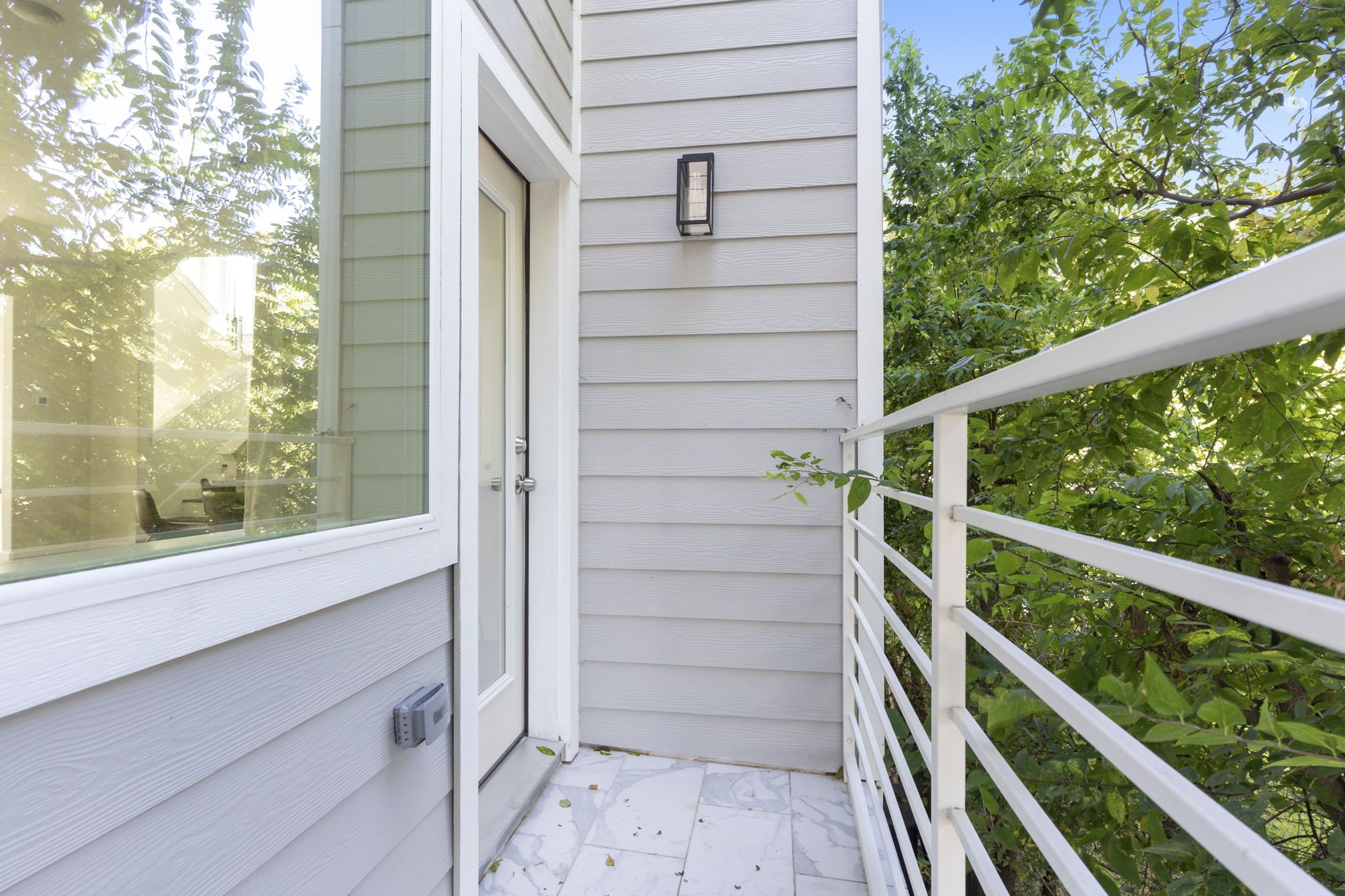 4017 Ward Street Houston, TX 77021 - Photo 34 of 45 Private balcony offering a relaxing spot to enjoy the view.