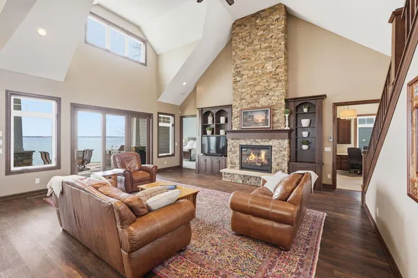$1,925,000 | 11033 North Shore Drive, Spicer, MN 56288