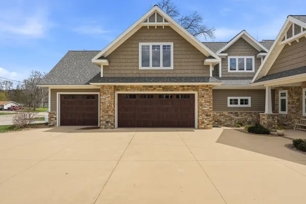 $1,925,000 | 11033 North Shore Drive, Spicer, MN 56288
