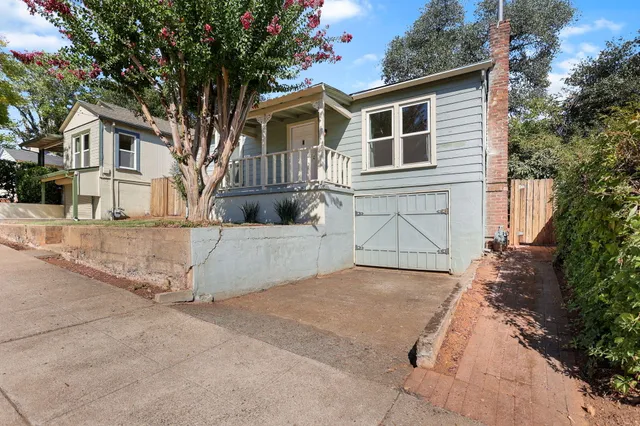 $415,000 | 1259-1261 Magnolia Avenue, Redding, CA 96001