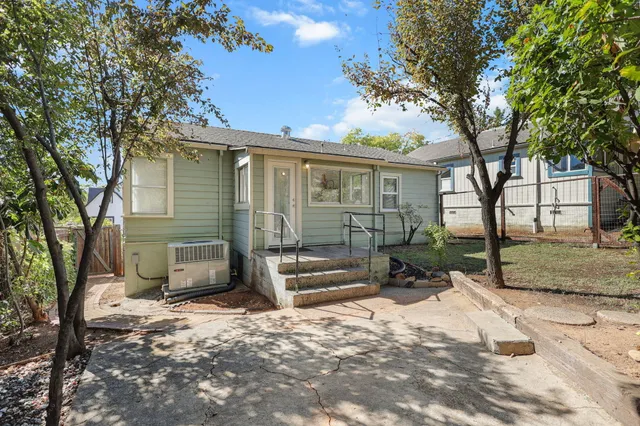 $415,000 | 1259-1261 Magnolia Avenue, Redding, CA 96001
