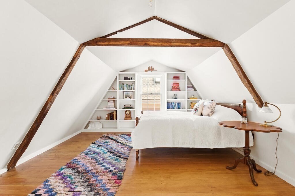 38 Washington Street Marblehead, MA 01945 - Photo 24 of 32 a very nice looking room with a rug