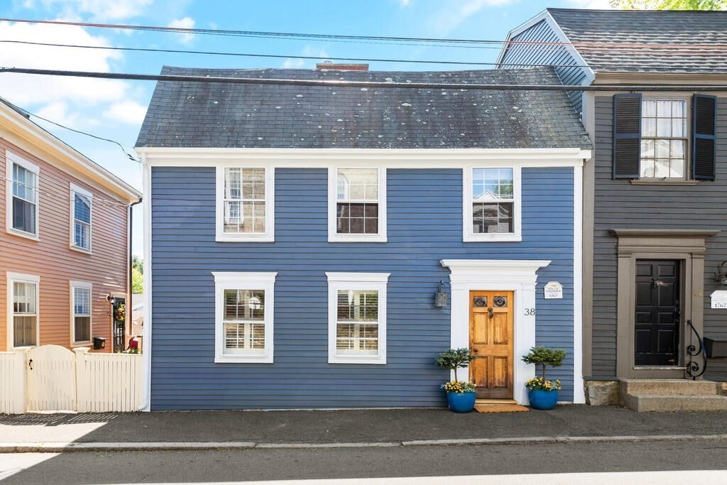 38 Washington Street Marblehead, MA 01945 - Photo 32 of 32 a view of a brick building with many windows