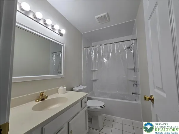 $2,300 | 1223 North Albright Avenue, Allentown, PA 18104