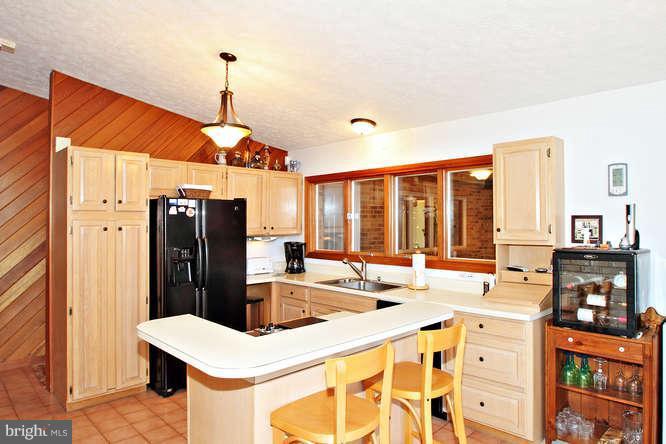 8340 WB&A Road Severn, MD 21144 - Photo 22 of 30 Kitchen- Breakfast Bar