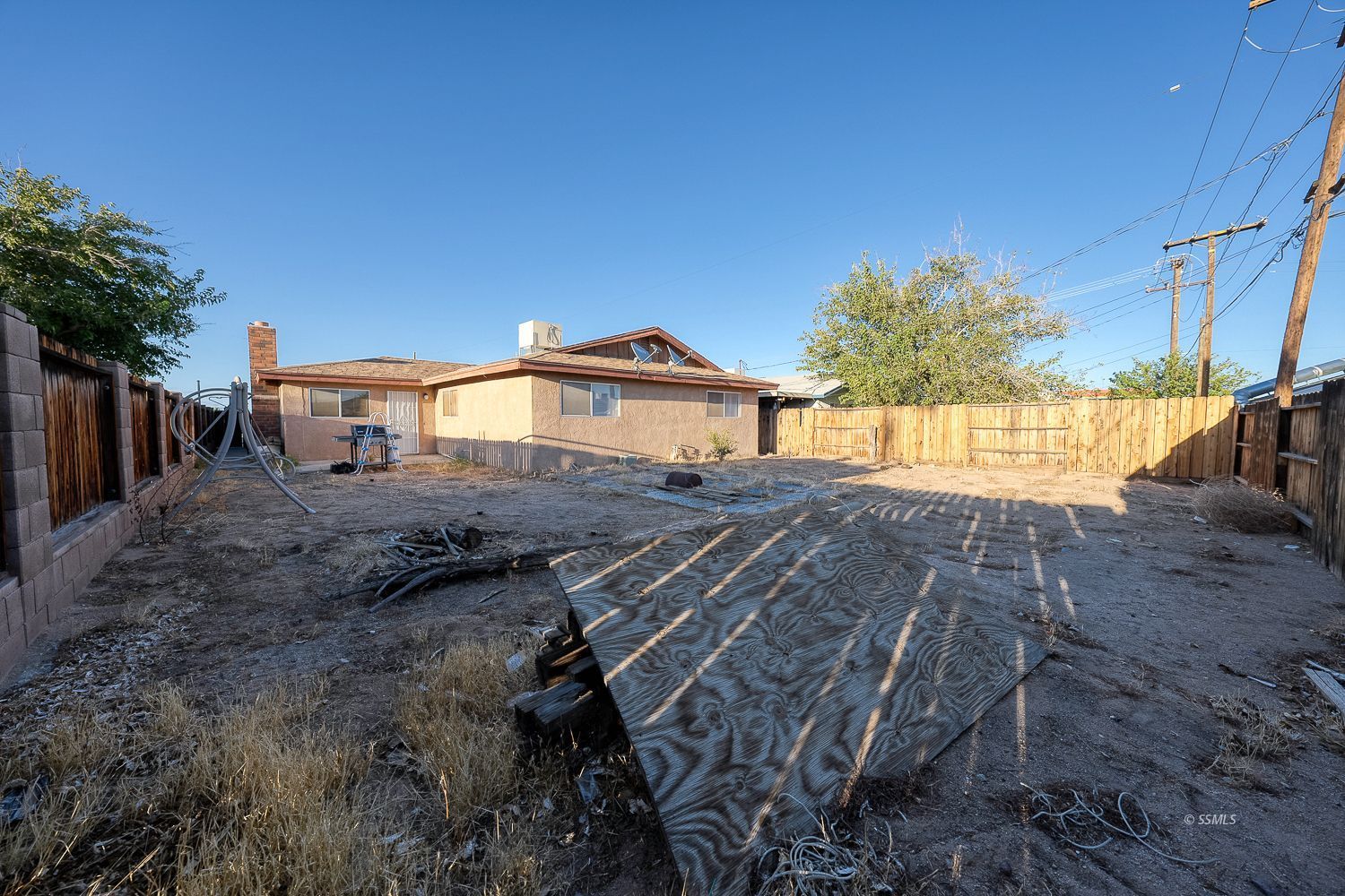 911 West Upjohn Avenue Ridgecrest, CA 93555 - Photo 24 of 28