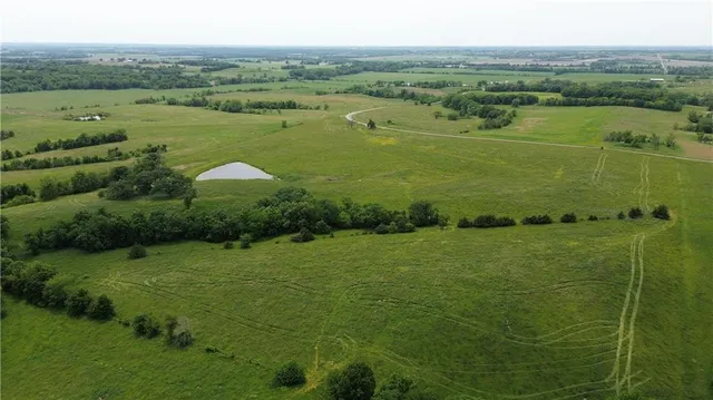 $814,200 | Hwy C Highway, Albany, MO 64402