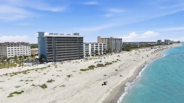 $949,000 | 555 The Esplanade North, Unit 205, Venice, FL 34285