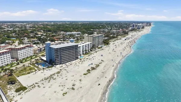 $949,000 | 555 The Esplanade North, Unit 205, Venice, FL 34285