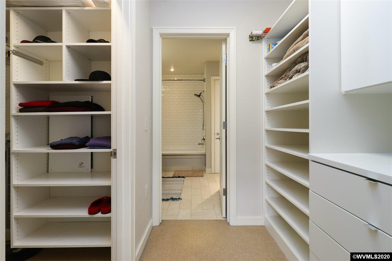 1025 Northwest Couch Street Portland, OR 97209 - Photo 18 of 22