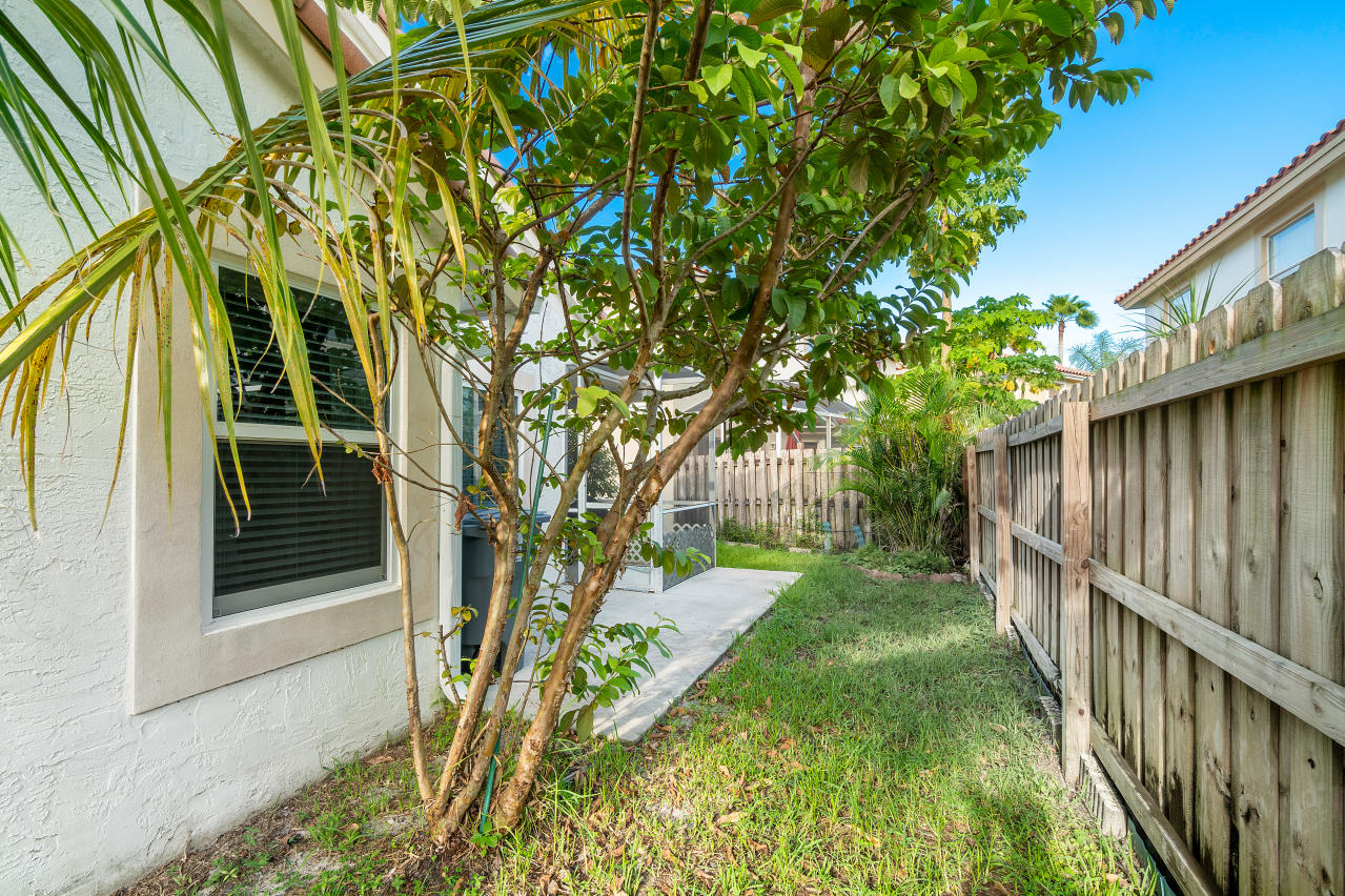 10819 Buttonwood Lake Drive Boca Raton, FL 33498 - Photo 18 of 20 019-10819ButtonwoodLakeDrive-BocaRaton-F