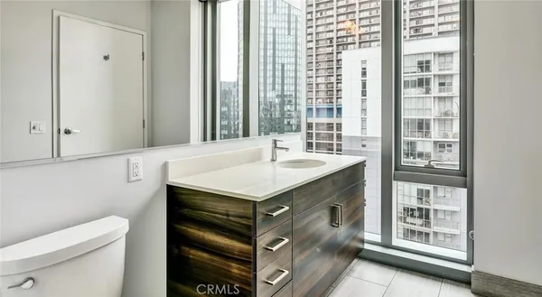 $4,583 | 100 Van Ness Avenue, Unit 909, San Francisco, CA 94102
