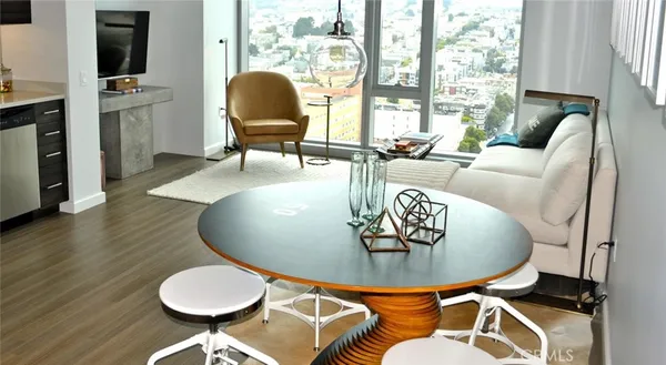 $4,583 | 100 Van Ness Avenue, Unit 909, San Francisco, CA 94102