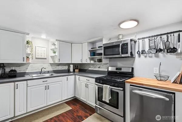 $1,130,000 | 3820 East Ames Lake Drive Northeast, Redmond, WA 98053
