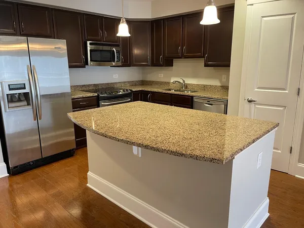 $2,575 | 222 Glenwood Avenue, Unit 308, Raleigh, NC 27603