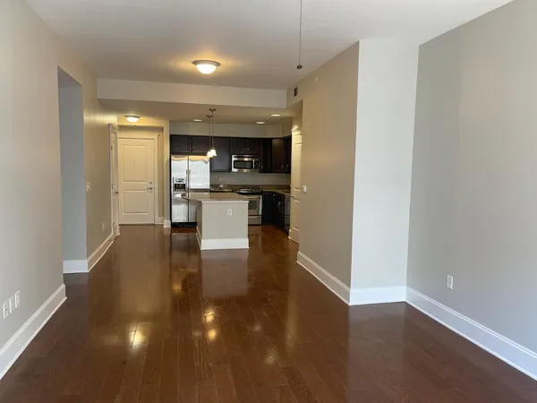 $2,575 | 222 Glenwood Avenue, Unit 308, Raleigh, NC 27603