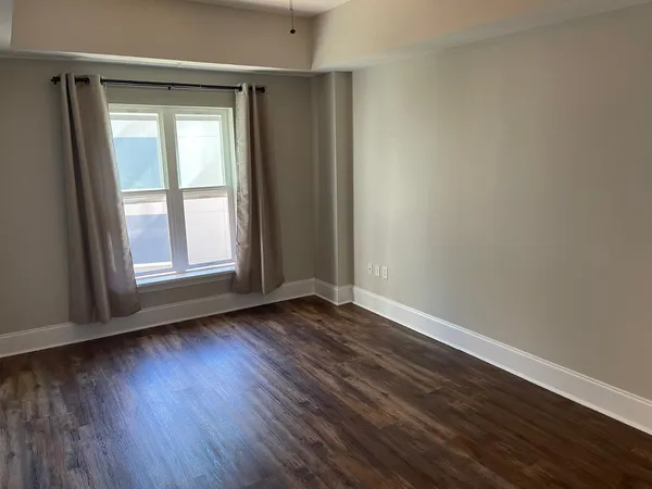 $2,575 | 222 Glenwood Avenue, Unit 308, Raleigh, NC 27603