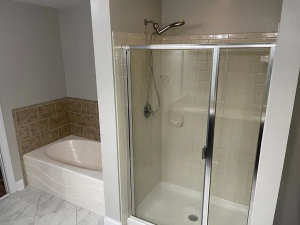 $2,575 | 222 Glenwood Avenue, Unit 308, Raleigh, NC 27603