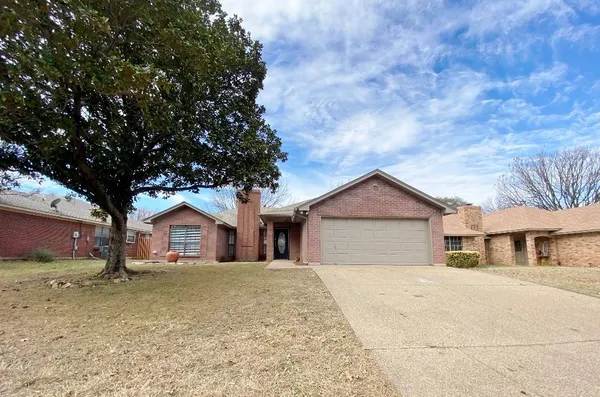 $1,995 | 3704 Fairhaven Drive, Fort Worth, TX 76123