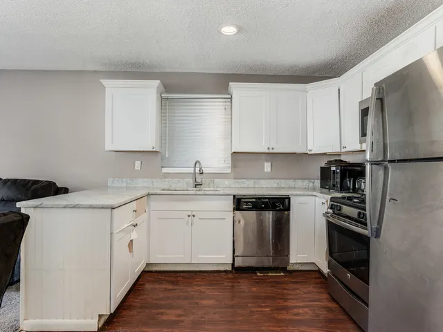 $270,000 | 828 Mulford Lane, Joliet, IL 60431