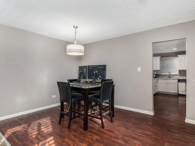 $270,000 | 828 Mulford Lane, Joliet, IL 60431