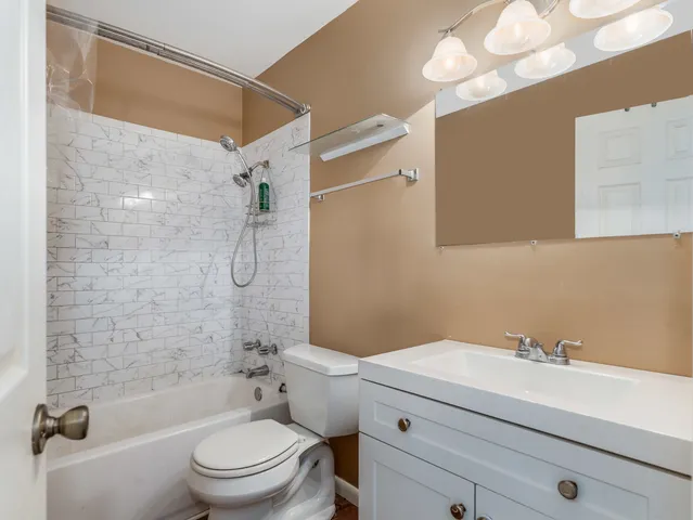 $270,000 | 828 Mulford Lane, Joliet, IL 60431