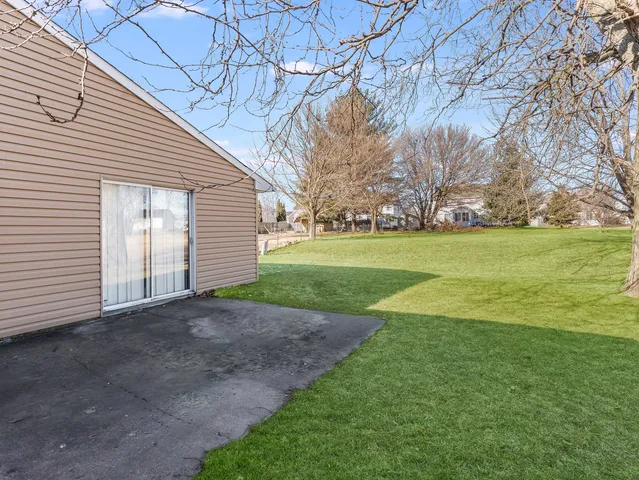 $270,000 | 828 Mulford Lane, Joliet, IL 60431