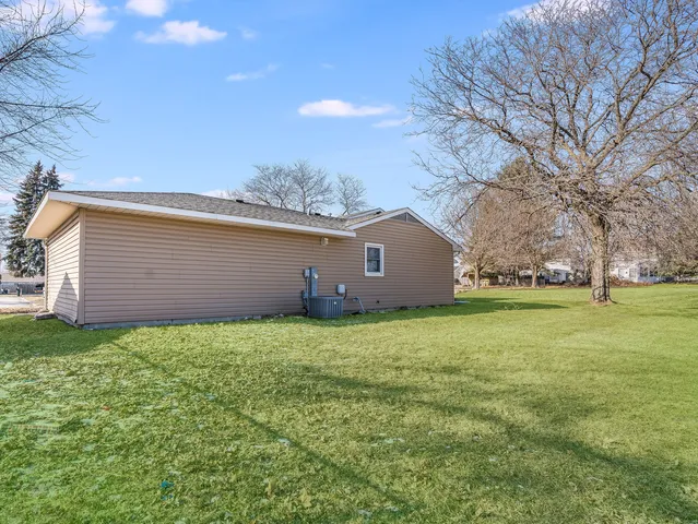 $270,000 | 828 Mulford Lane, Joliet, IL 60431