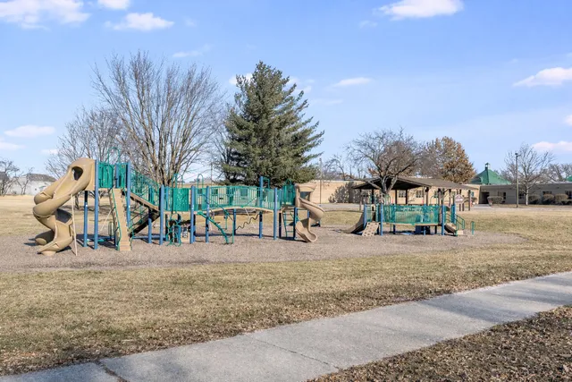 $270,000 | 828 Mulford Lane, Joliet, IL 60431