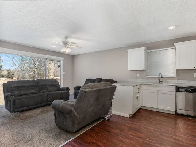 $270,000 | 828 Mulford Lane, Joliet, IL 60431