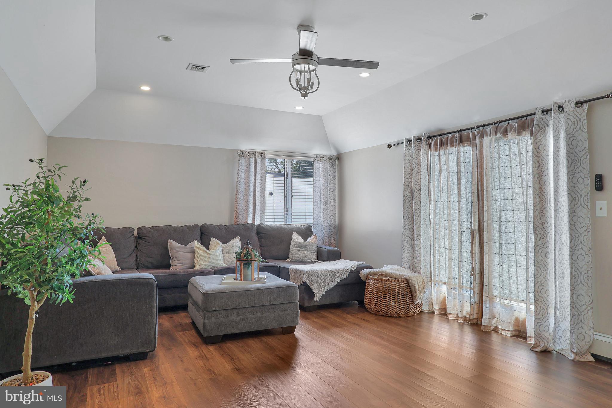 28 Colton Road Edison, NJ 08817 - Photo 9 of 60 Gallery Image 9