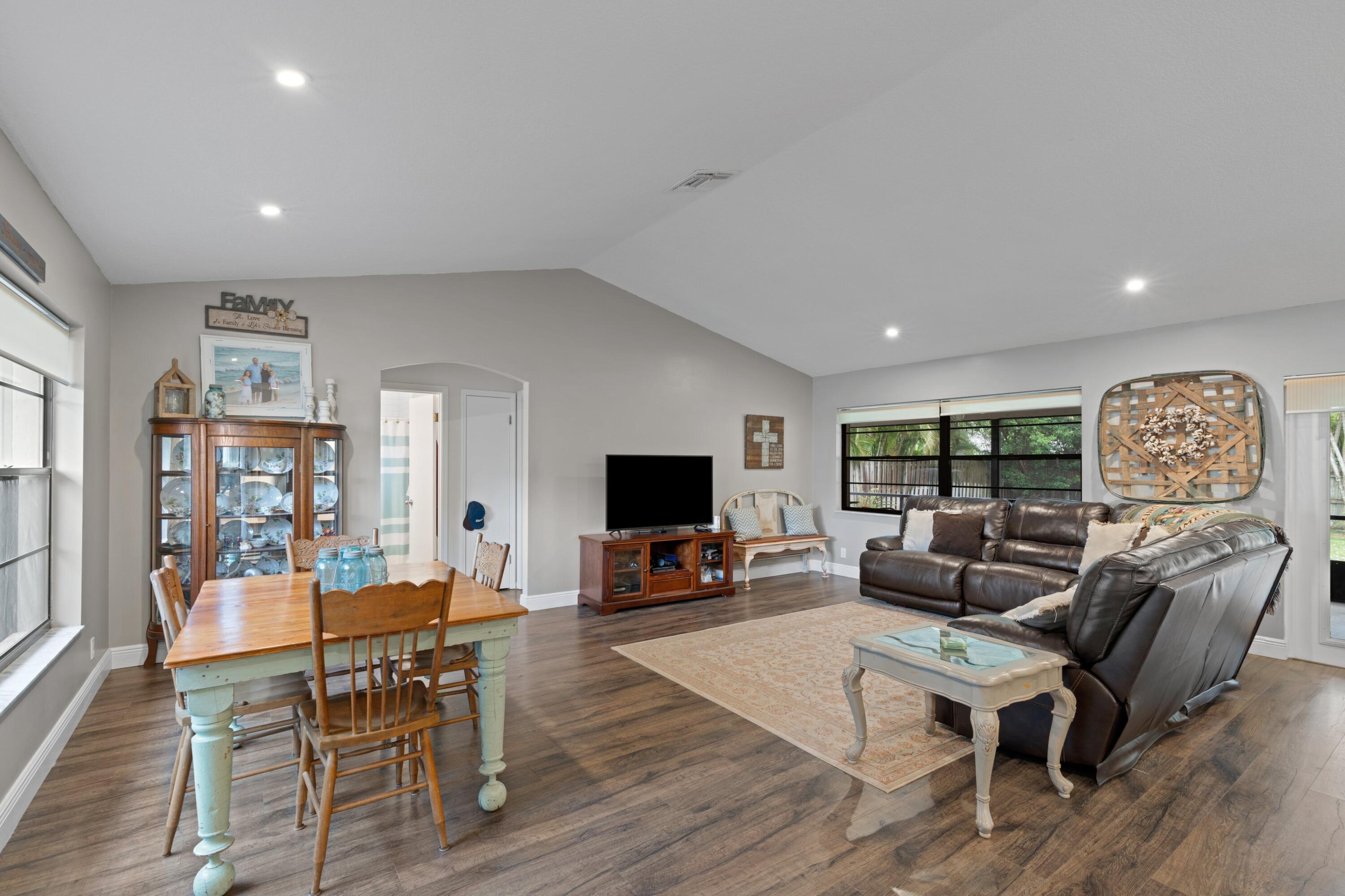 1674 Rye Terrace Wellington, FL 33414 - Photo 3 of 27 DSC00009-Edit.jpg-SMALL