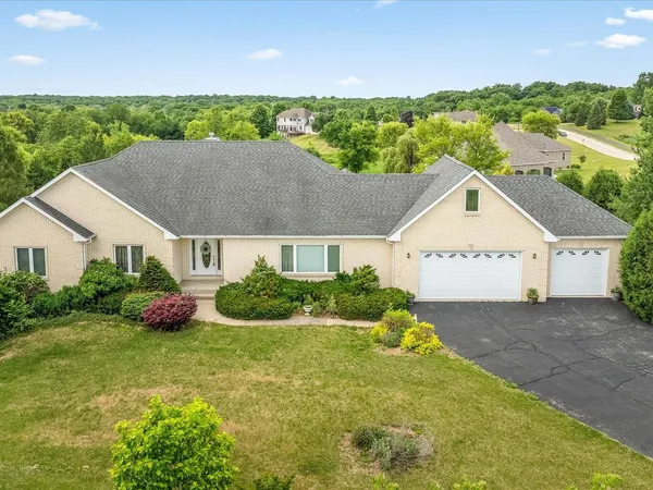 $525,000 | 12754 Overlook Court, Roscoe, IL 61073