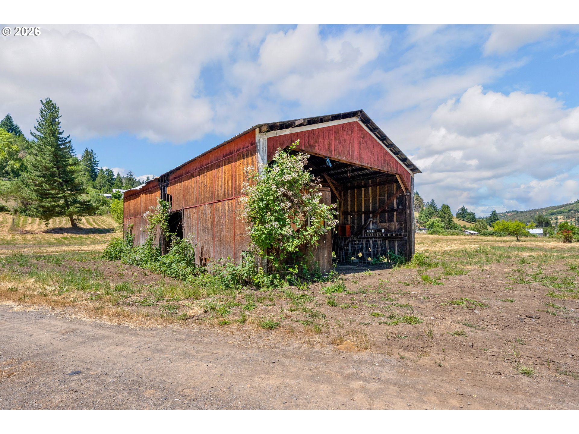 596 Raleigh Drive Winston, OR 97496 - Photo 6 of 30