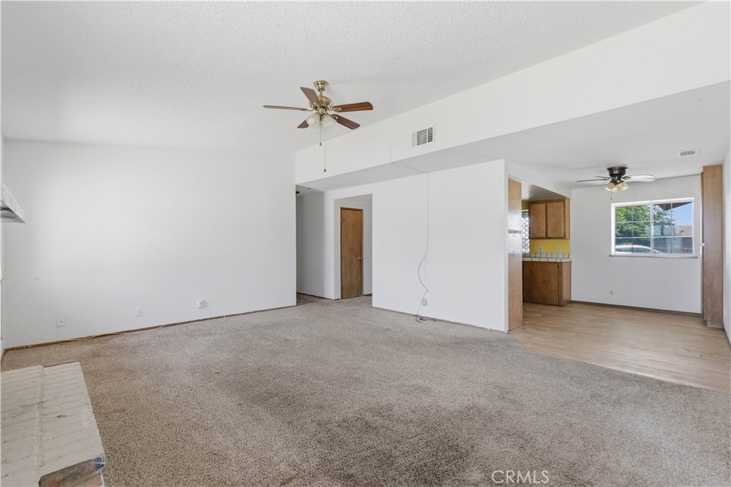 12365 Waynoka Road Apple Valley, CA 92308 - Photo 7 of 36