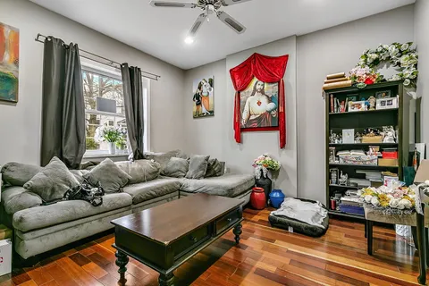 $1,300,000 | 1609-11 North Wood Street, Chicago, IL 60622