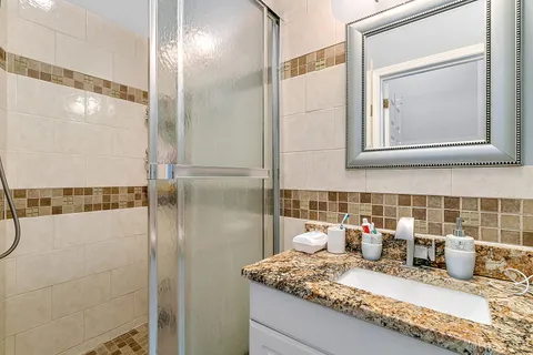 $1,300,000 | 1609-11 North Wood Street, Chicago, IL 60622