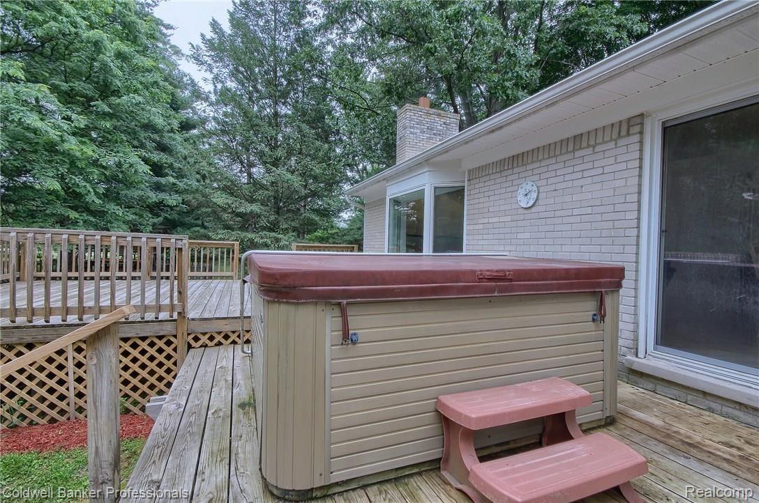 7329 Merritt Road Ypsilanti, MI 48197 - Photo 36 of 37 Hot_Tub.jpg