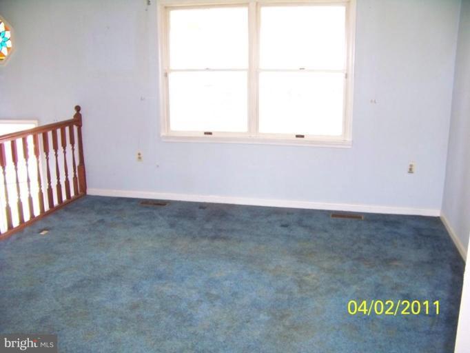 355 New Bridge Road Rising Sun, MD 21911 - Photo 7 of 11 Living Room