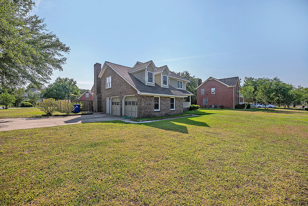 2966 Foxhall Road Charleston, SC 29414 - Photo 3 of 38 CREM_2966 Foxhall Rd_037