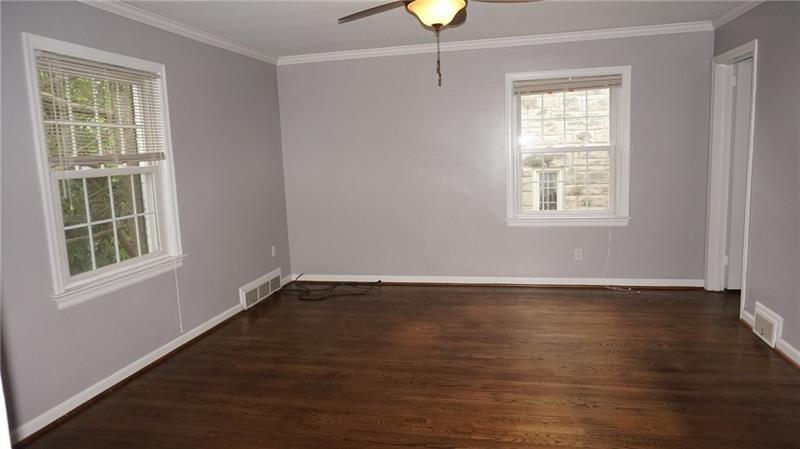 441 Morrison Drive Pittsburgh, PA 15216 - Photo 8 of 16